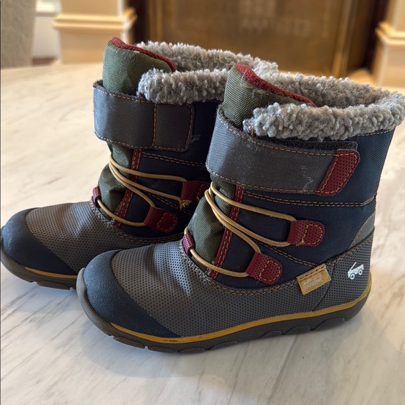 Kids See Kai Run Winter Boots - Gray and Red, size 12 Toddler - Picture 2 of 4